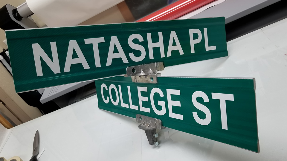 magnetic signs header